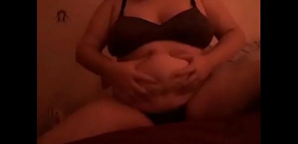  Late night belly play